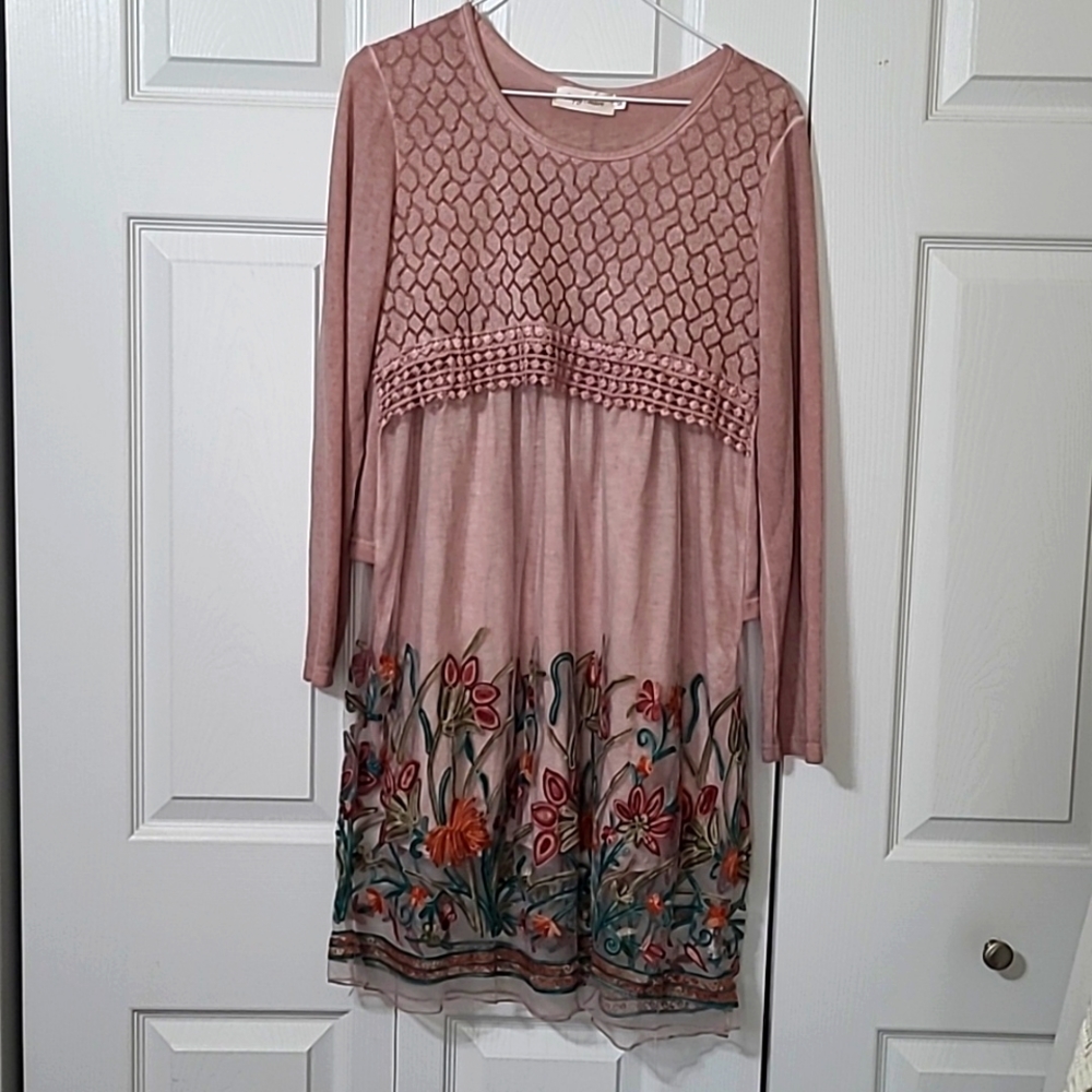 Pink Tunic Dress, Size Small, Beautiful Embroidery, Excellent Like New Condition
